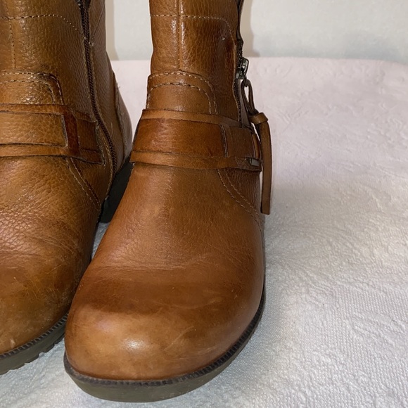 Clarks Boots - Picture 4 of 11